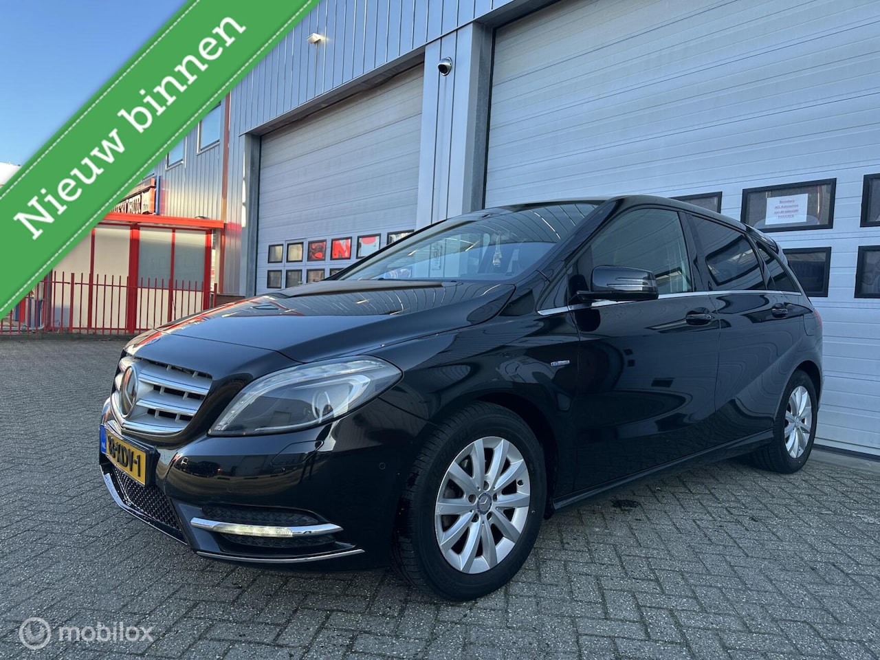 Mercedes-Benz B-klasse - 180 Ambition/Xenon/Leder/Navi/Cruise/NAP - AutoWereld.nl