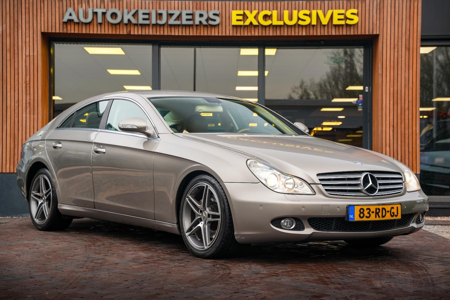 Mercedes-Benz CLS-klasse - 350 MOTOR DRAAIT NIET! AMG 18"wielen Leer Navi Stoelverw. - AutoWereld.nl