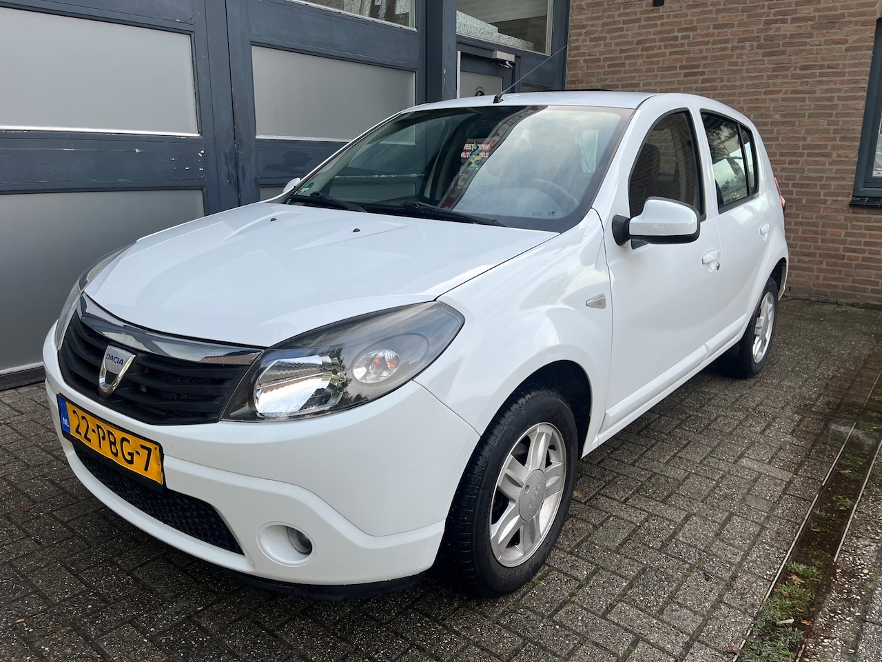 Dacia Sandero - 1.2 Blackline 1.2 Blackline, zeer mooi, lage kmstand met NAP - AutoWereld.nl