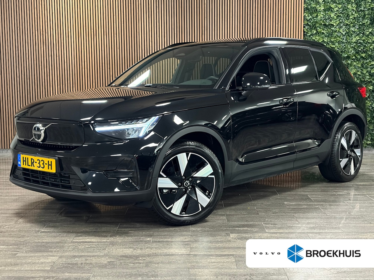 Volvo EX40 - Single Motor Extended Range Ultra 82 kWh | Schuifdak | 360° Camera | Harman Kardon | Adapt - AutoWereld.nl