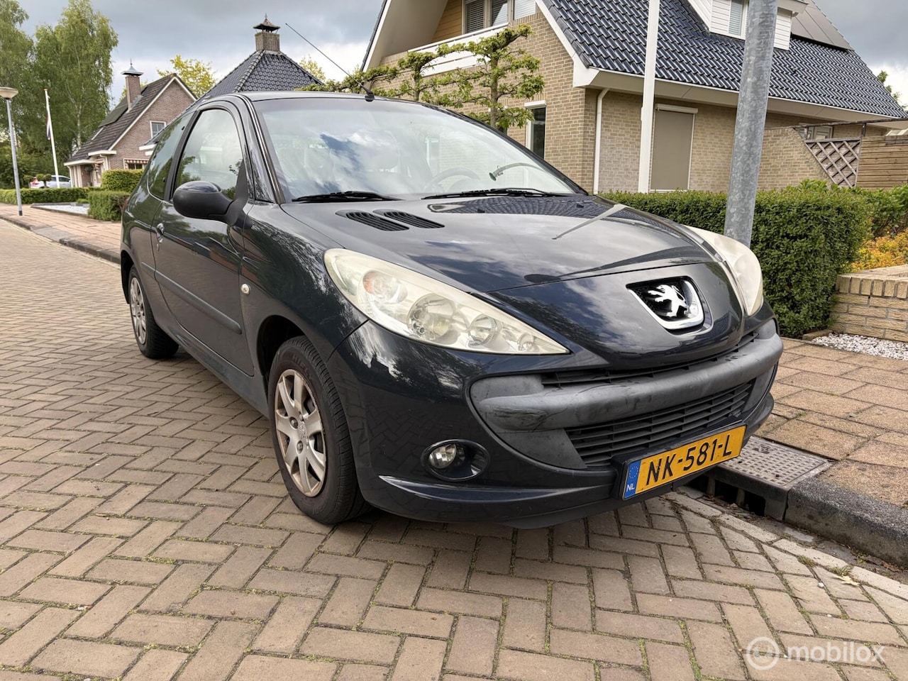 Peugeot 206 - +..koopje..€899,- 1.1 XR - AutoWereld.nl