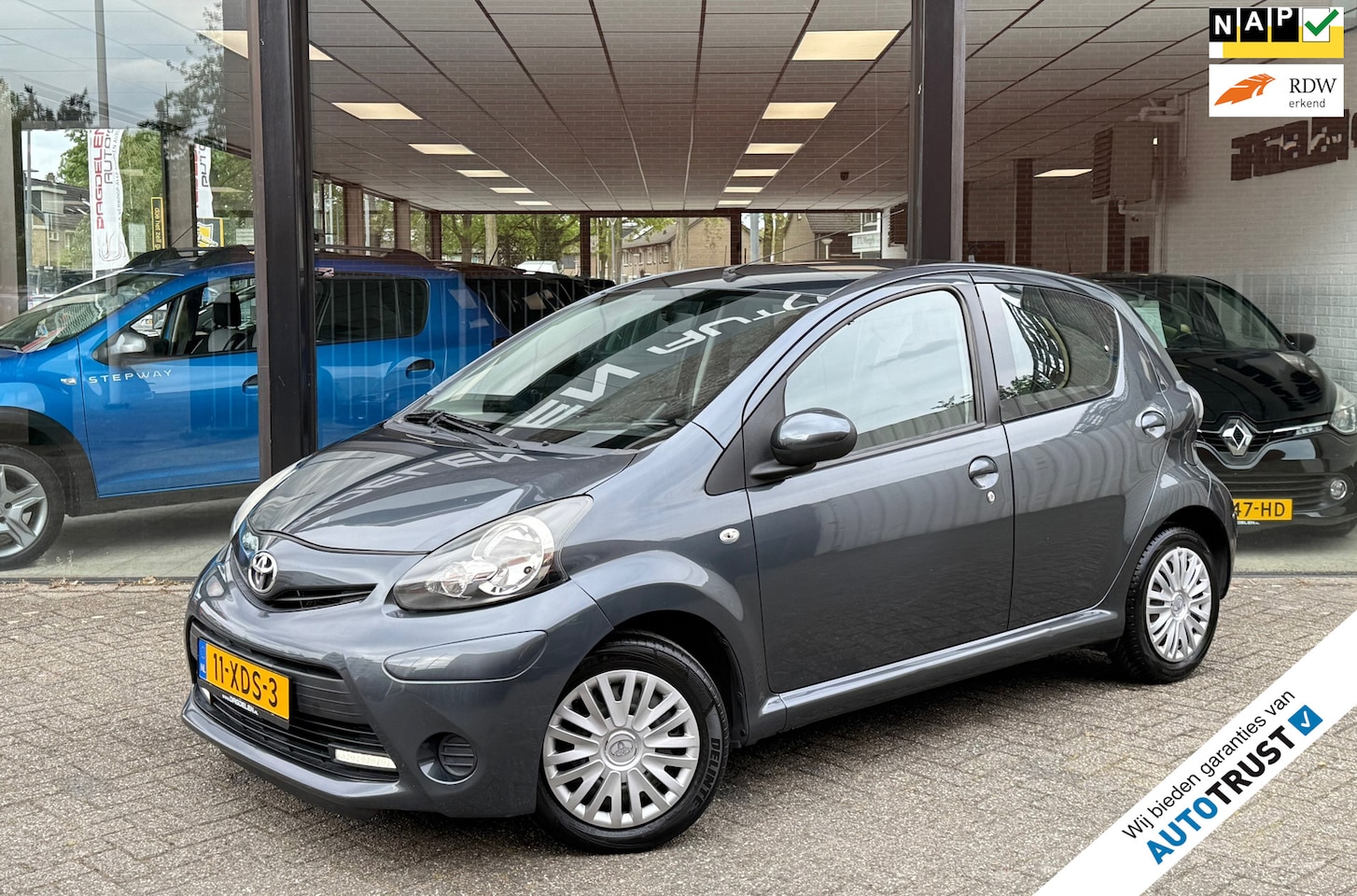 Toyota Aygo - 1.0 VVT-i 5drs AIRCO | NAVI | LED | ELEKTR PACK | NAP - AutoWereld.nl
