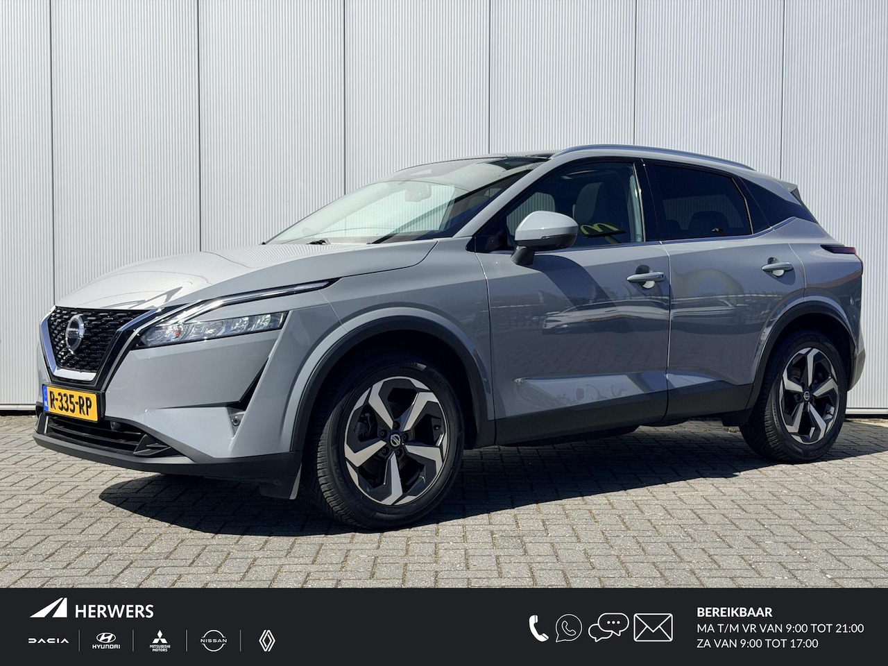Nissan Qashqai - 1.3 MHEV Premiere Edition / Panoramadak / All Seasonbanden / Trekhaak 1.400 KG / Achteruit - AutoWereld.nl