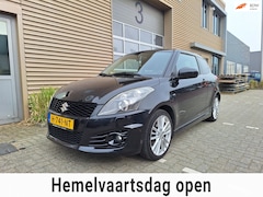 Suzuki Swift - | 1.6 Sport | Keyless go & start | Airco | Cruise control | Stoel verwarming |