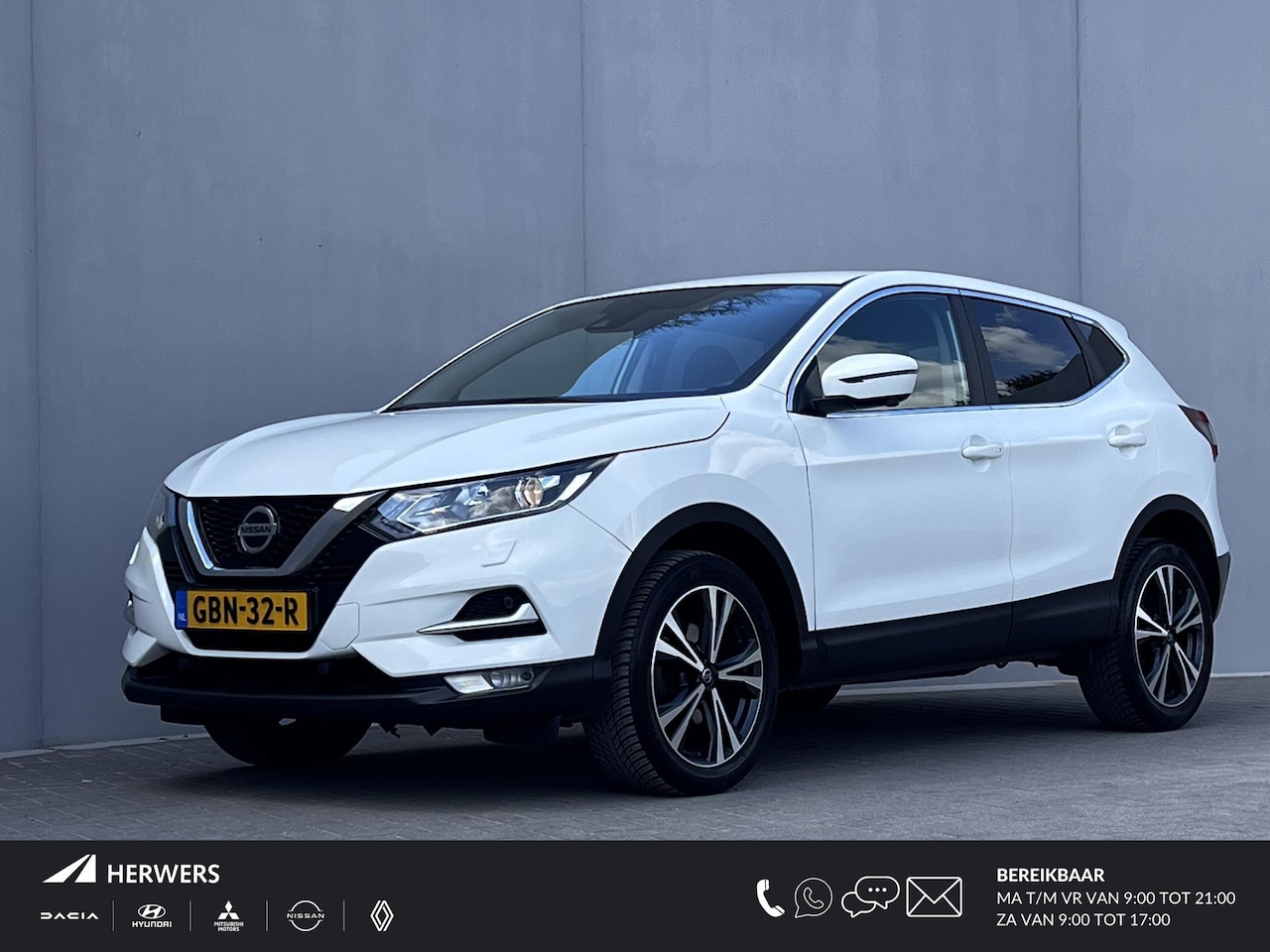 Nissan Qashqai - 1.3 DIG-T 140 Design Edition / Navigatie / Stoelverwarming / Trekhaak (1.300 kg) / Camera - AutoWereld.nl