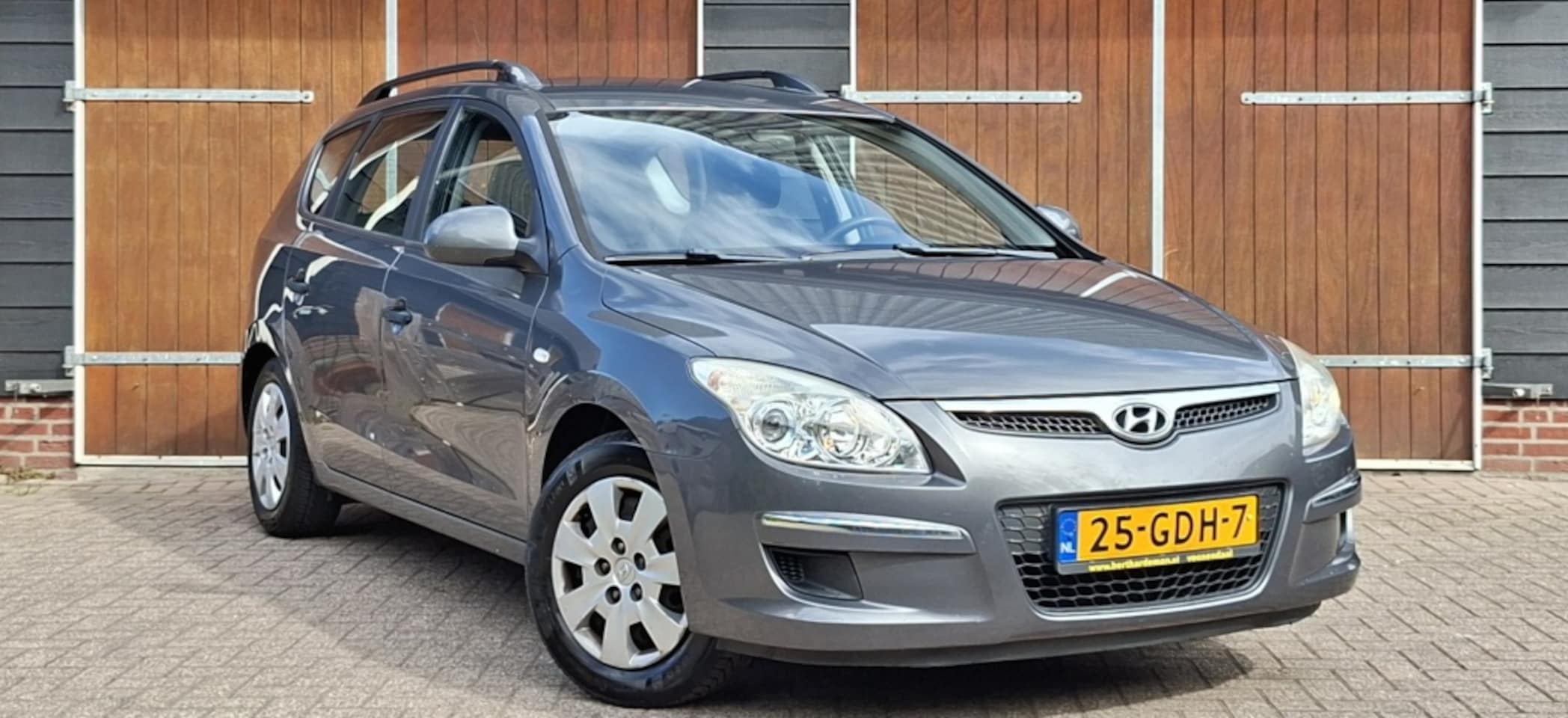 Hyundai i30 CW - 1.6i Active Cool | Airco | Trekhaak | NAP | ISO fix - AutoWereld.nl