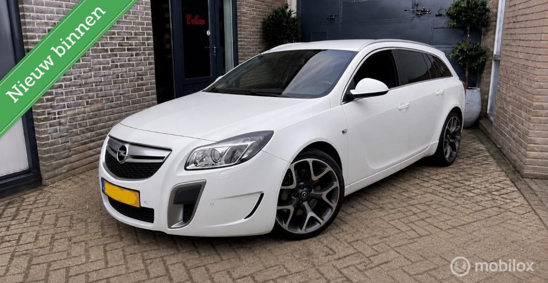 Opel Insignia Sports Tourer - 2.8 T OPC 4x4 2.8 T OPC 4x4 - AutoWereld.nl