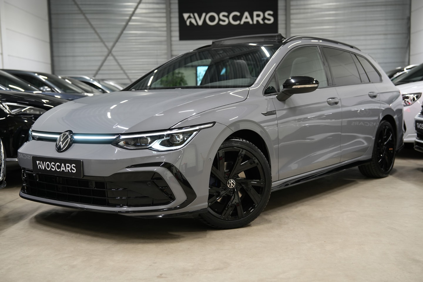 Volkswagen Golf Variant - 1.5 eTSI R-Line * Pano - Keyless - IQ Light - ACC - Blind Spot - 18" - Sfeer * - AutoWereld.nl
