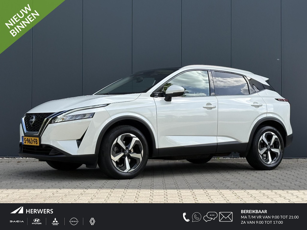Nissan Qashqai - 1.3 MHEV N-Connecta / Panorama dak / Trekhaak  1400kg geremd / Cruise Control / Airco / - AutoWereld.nl
