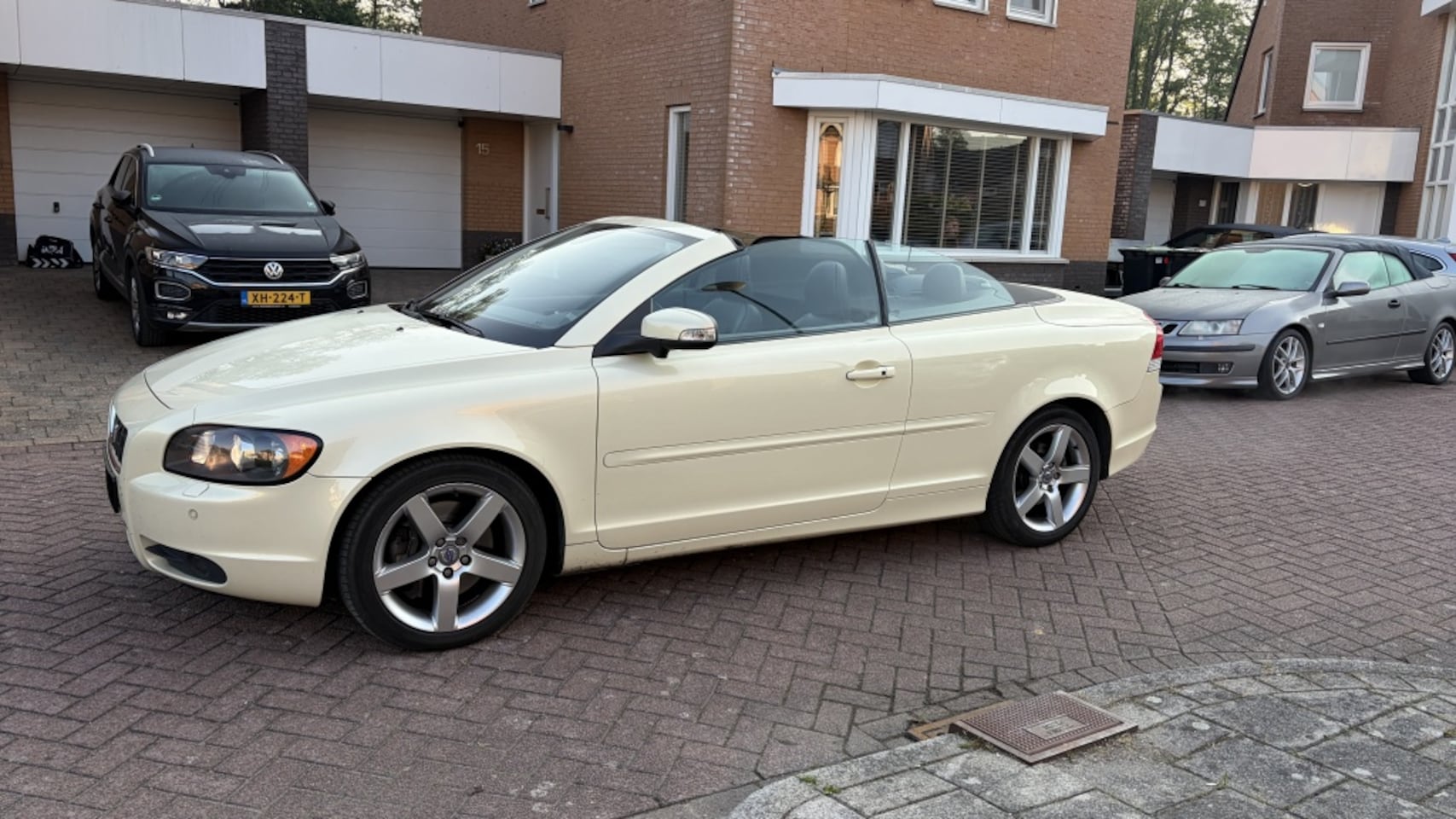 Volvo C70 - Cabriolet 2.4 140 pk Summum I 1e eig I Zeer mooi! - AutoWereld.nl