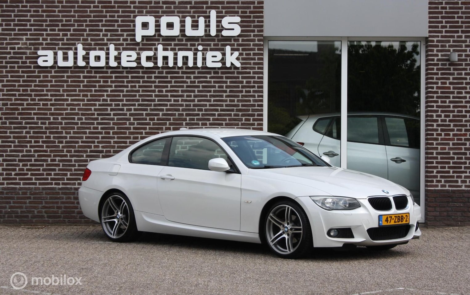 BMW 3-serie Coupé - 320i High Exe. ///M Sport, 19'', 90.000 km - AutoWereld.nl