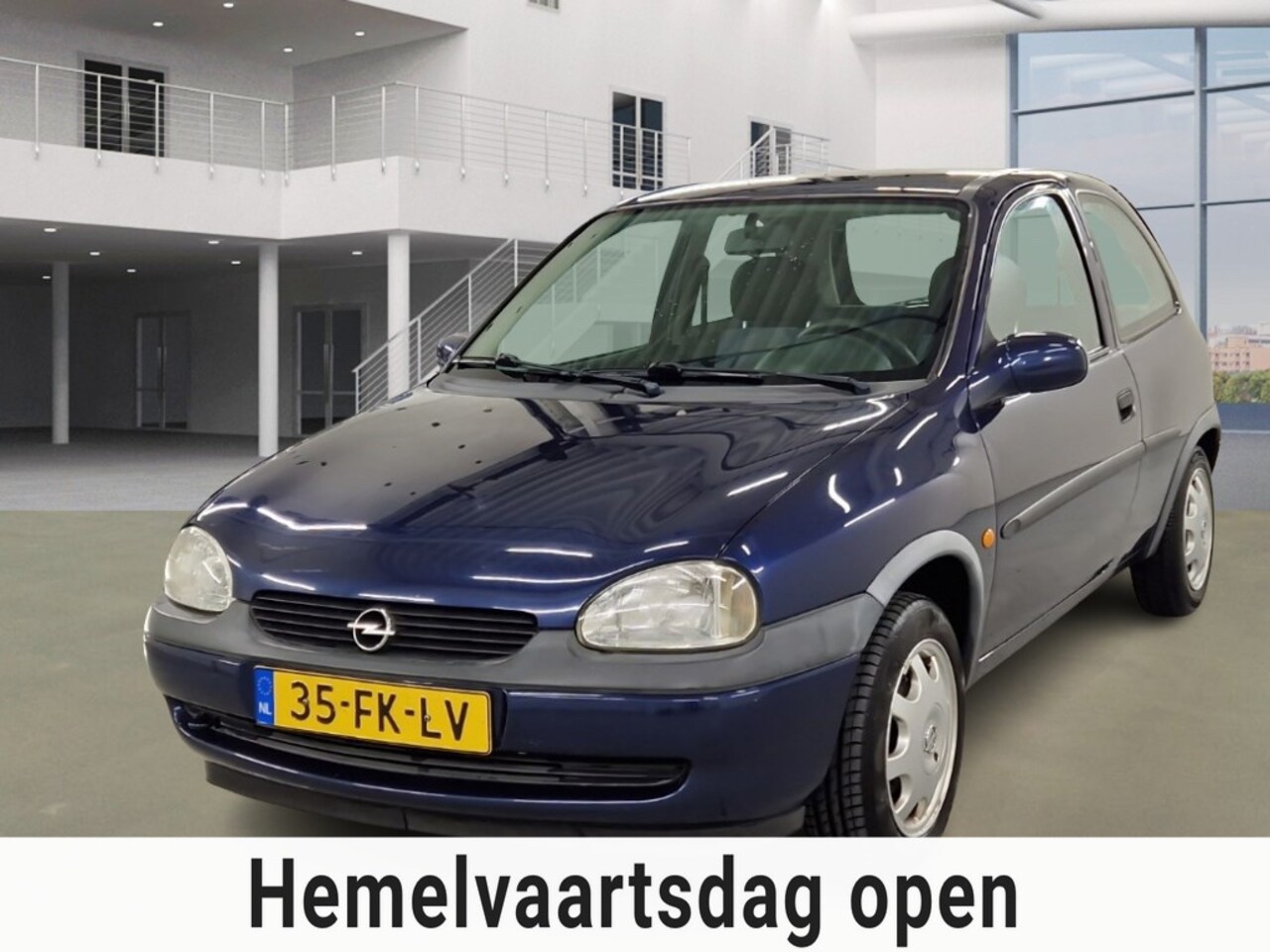 Opel Corsa - 1.2i-16V Strada Cool/ AUTOMAAT/ LAAG KM - AutoWereld.nl