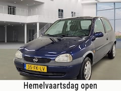 Opel Corsa - 1.2i-16V Strada Cool/ AUTOMAAT/ LAAG KM