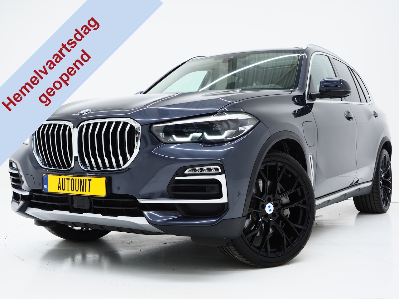 BMW X5 - xDrive45e High Executive | Panoramadak | Luchtvering | Trekhaak | Head Up | Camera | Keyle - AutoWereld.nl