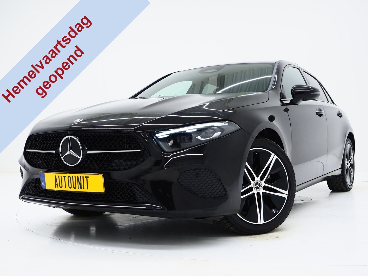 Mercedes-Benz A-klasse - 250 e Luxury Line | Panoramadak | Sfeerlicht | Camera | Keyless | Zwarte Hemel | Cruise | - AutoWereld.nl