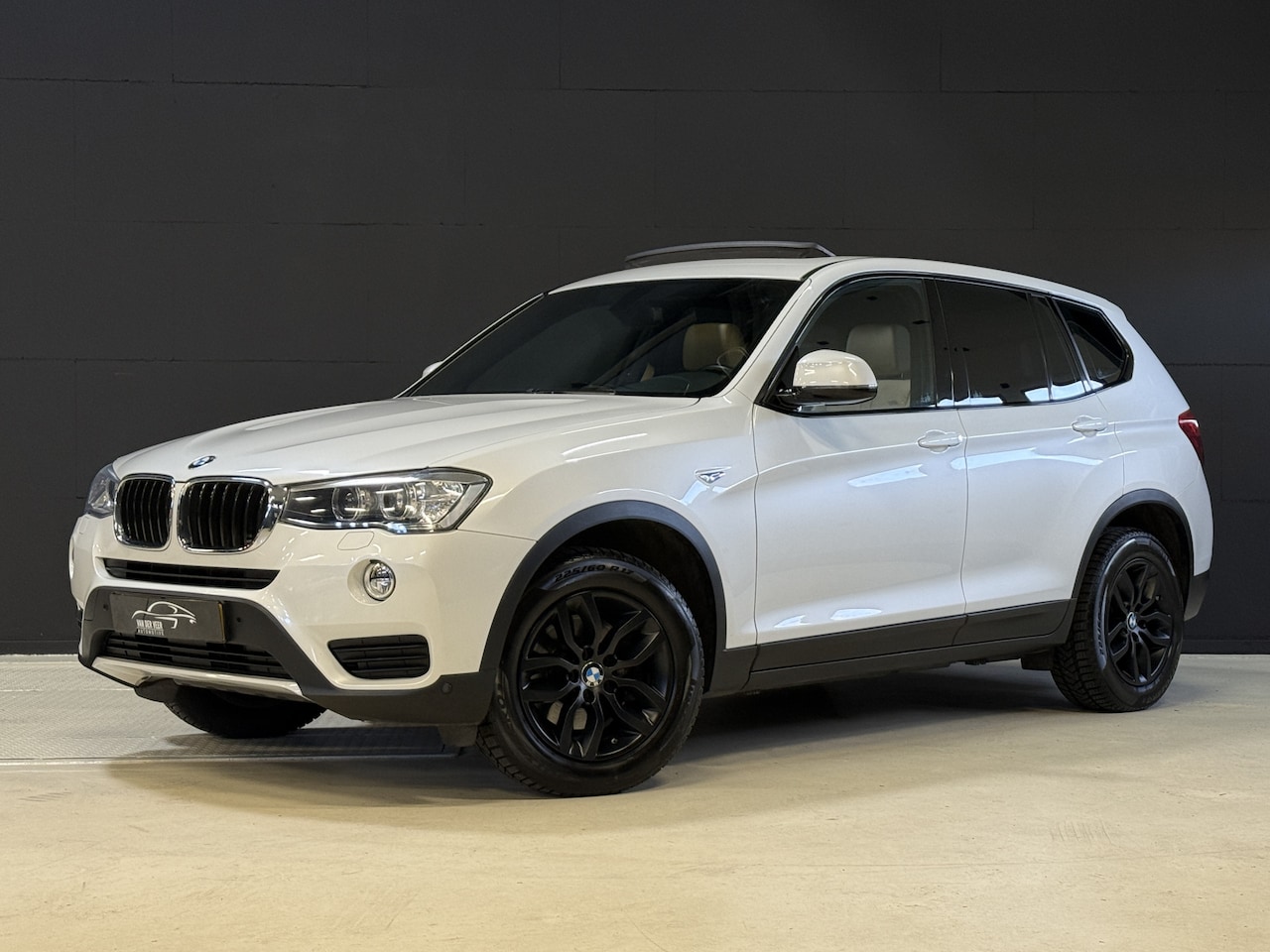 BMW X3 - xDrive20i | Panoramadak | Stoelverwarming | Leder | Xenon - AutoWereld.nl