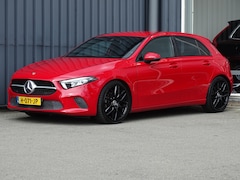 Mercedes-Benz A-klasse - 200 Business Solution Plus Upgrade | Camera | LED | 19"