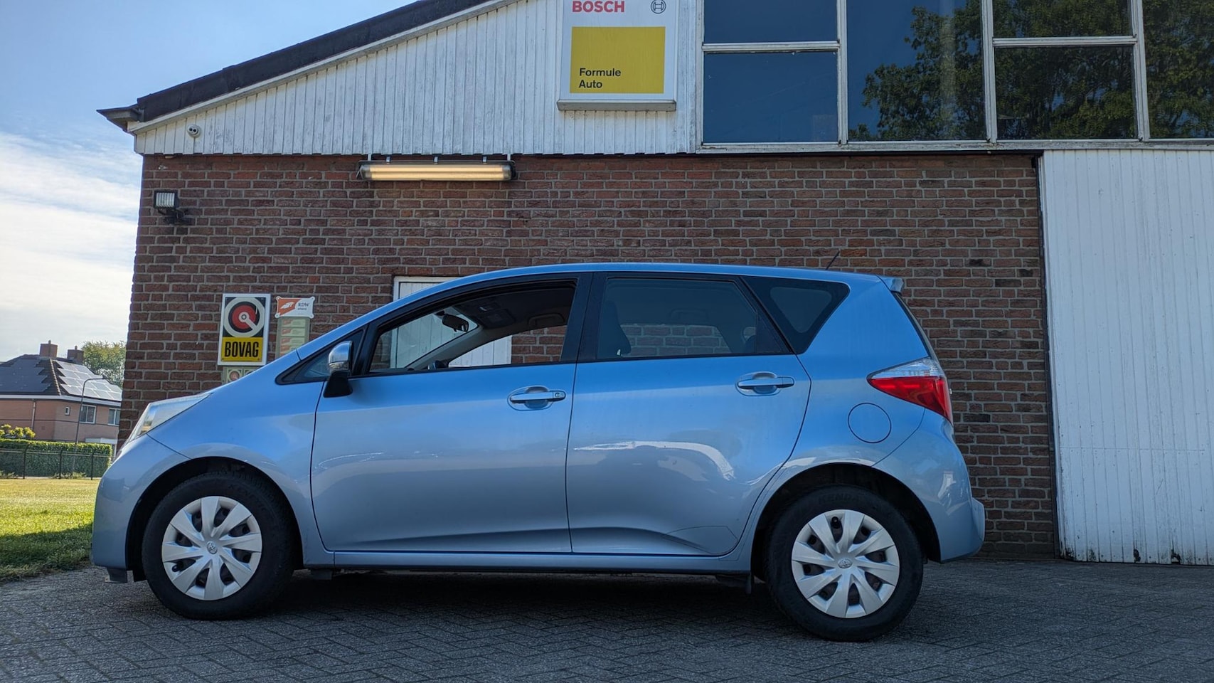 Toyota Verso S - 1.3 VVT-i Aspiration- navi - camera - AutoWereld.nl