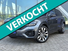 Volkswagen Touareg - 3.0 TSi 4MOTION R 463pk Luchtvering / Trekhaak / Massage Stoelen