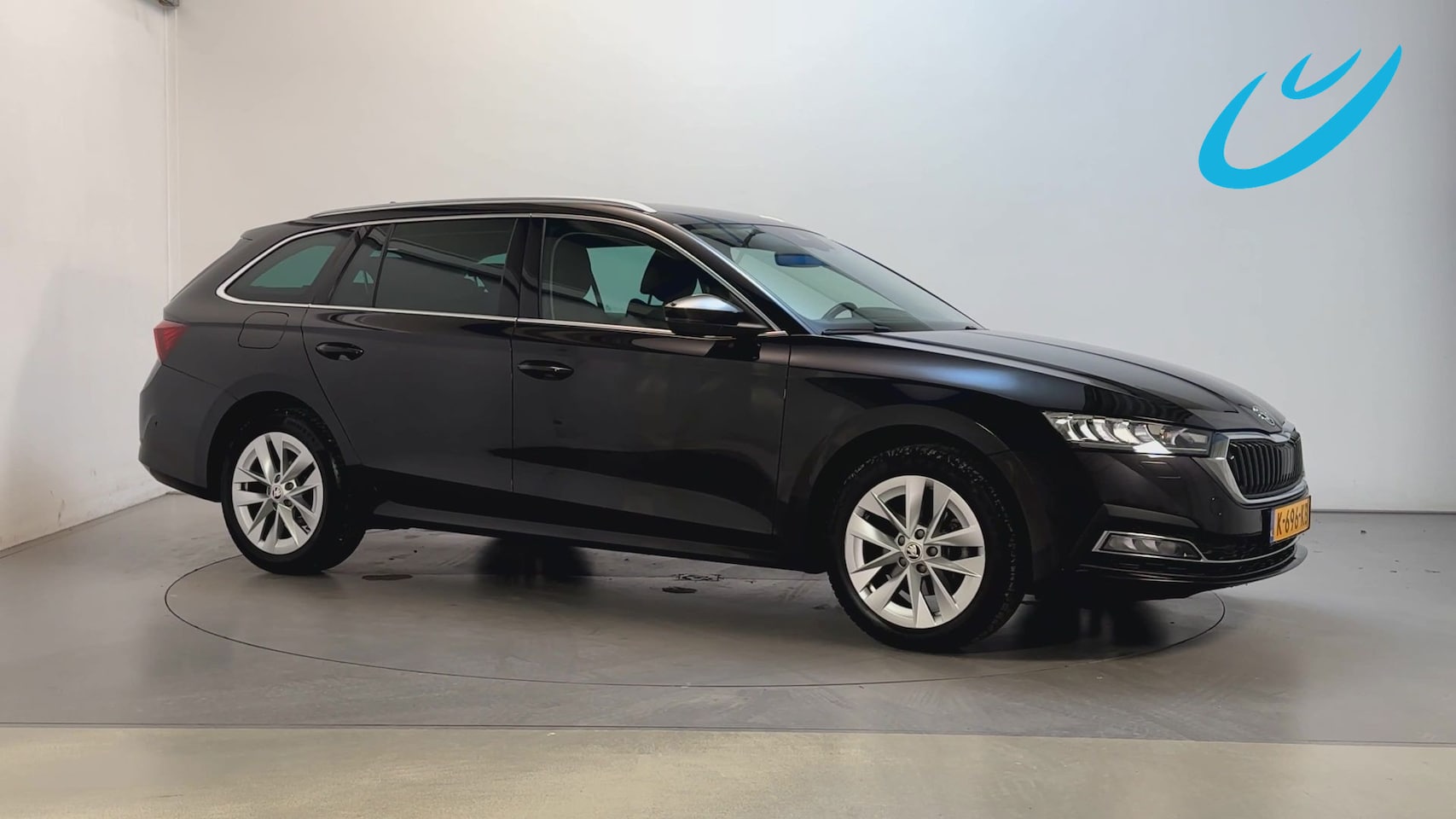 Skoda Octavia Combi - 1.0 TSI Business Edition Plus Trekhaak Adaptive Cruise Navigatie Sfeerverlichting Trekhaak - AutoWereld.nl
