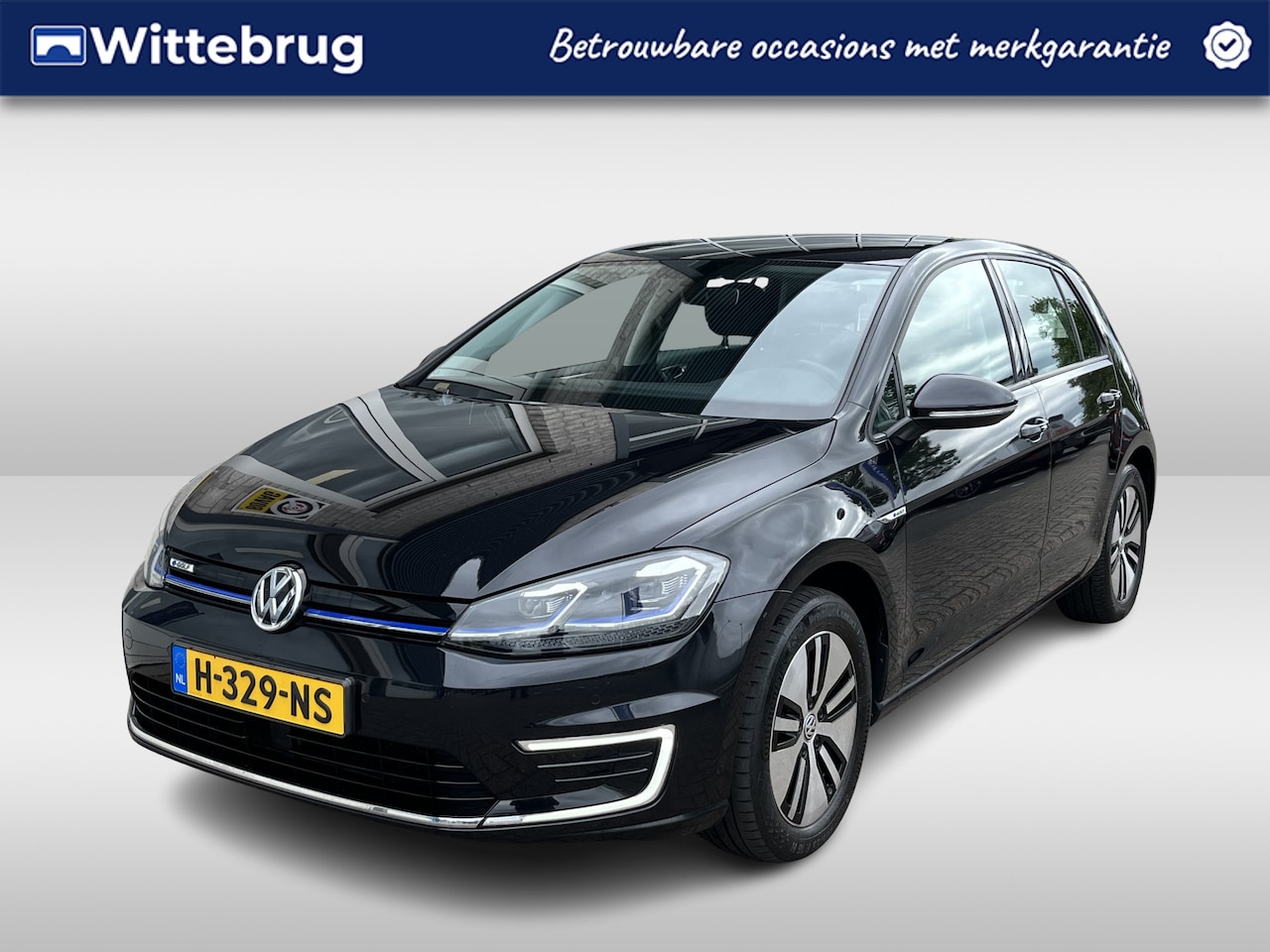 Volkswagen e-Golf - E-DITION / AUTOMAAT/ SOH 92%/ ADAPTIVE CRUISE/ PARKEER SENSOREN V+A/ DIGITAL DASH/ RIJ-MOD - AutoWereld.nl