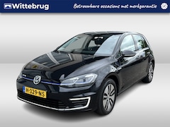 Volkswagen e-Golf - E-DITION / AUTOMAAT/ SOH 92%/ ADAPTIVE CRUISE/ PARKEER SENSOREN V+A/ DIGITAL DASH/ RIJ-MOD