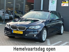 BMW 5-serie Touring - 520i Luxury Edition/2E EIG/CAMERA/PANO-DAK/LEDER/NVAI/NETTE STAAT