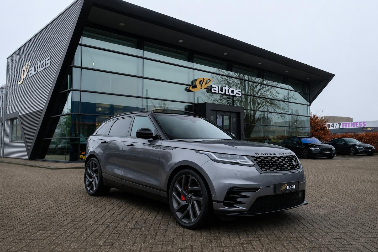 Land Rover Range Rover Velar - D300 V6 300pk R-dynamic Grijs kenteken Panoramadak Medidian 22" LMV SVR - AutoWereld.nl