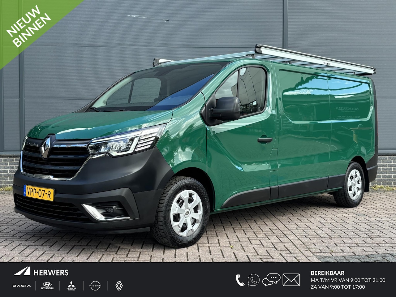 Renault Trafic - 2.0 dCi 130 T30 L2H1 Work Edition / Trekhaak / 2500 kg trekgewicht / Apple Carplay / Andro - AutoWereld.nl