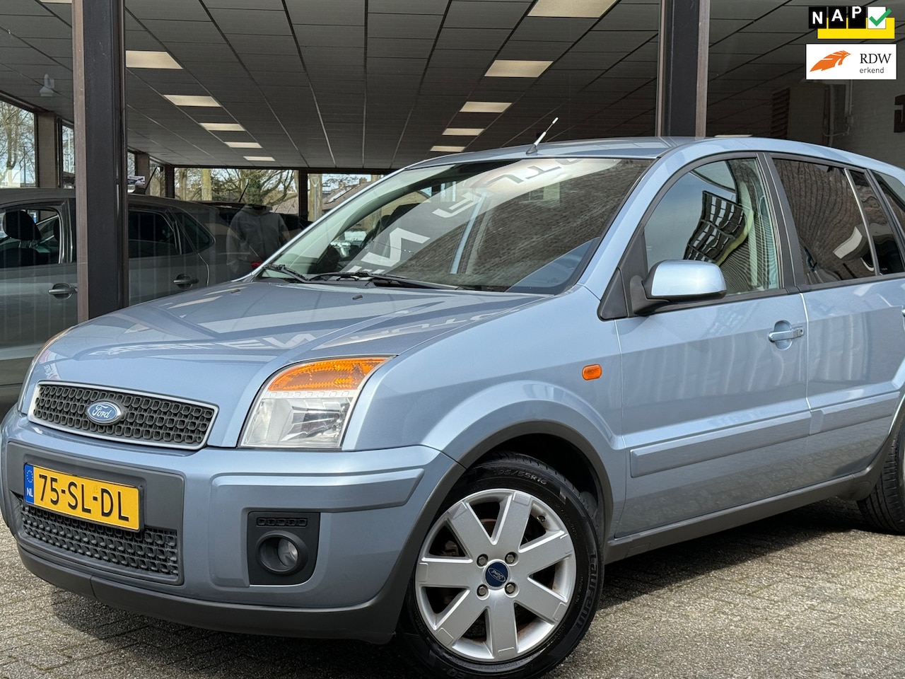 Ford Fusion - + 1.6-16V Futura AUTOMAAT | AIRCO | TREKHAAK | NAP - AutoWereld.nl