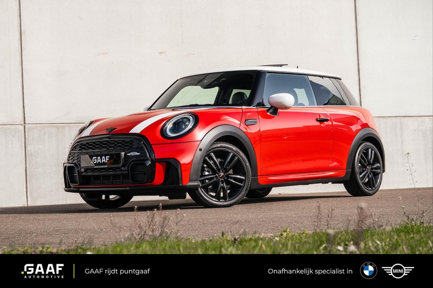 MINI Cooper - 1.5 JCW Trim | Pano Dak | Navi Prof | Stoel-/stuurverw | 17" - AutoWereld.nl