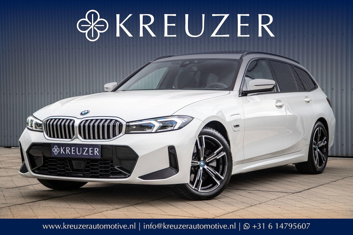 BMW 3-serie Touring - 320e | M-Sport | Pano | HUD | ACC | H/K | Camera | Keyless | Ambiance Lighting - AutoWereld.nl
