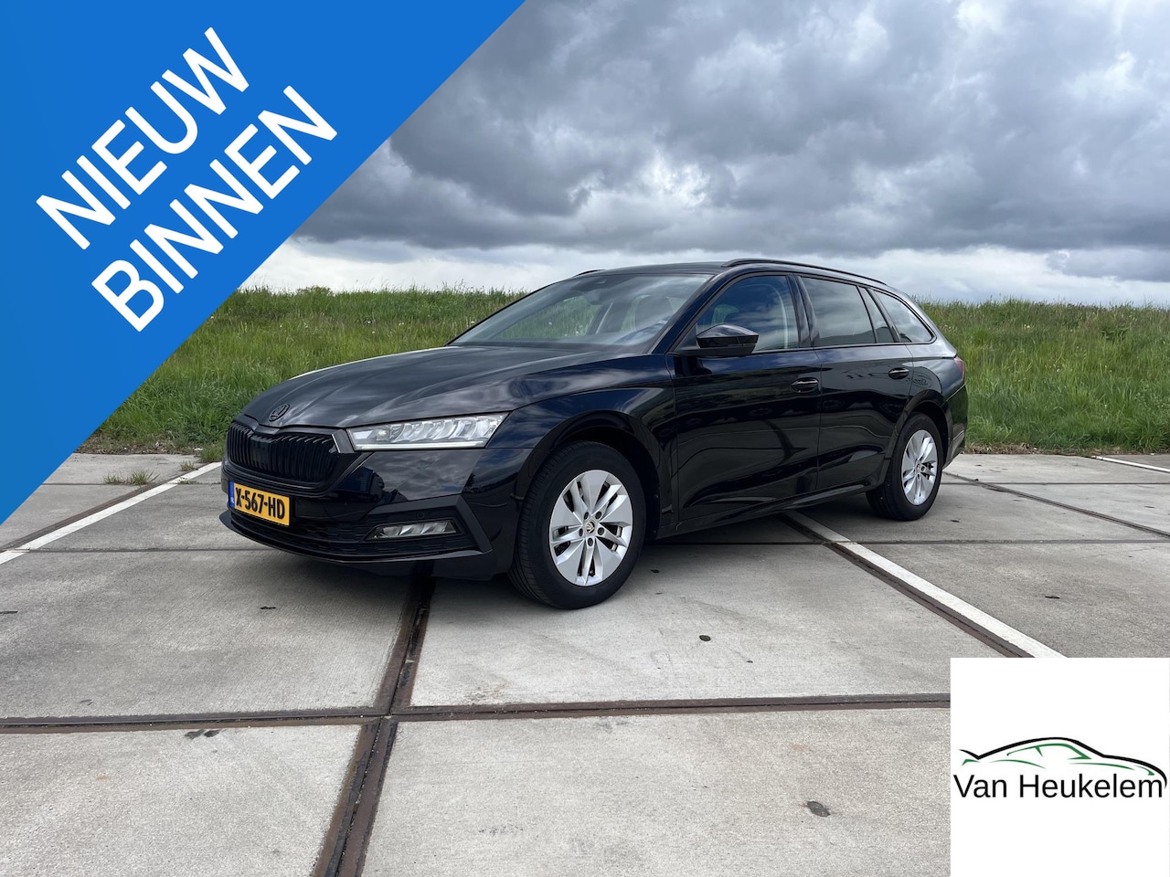 Skoda Octavia Combi - 1.0 e-TSI Business Edition | CLIMA | SUNSET | STOEL & STUURWIEL VERWARMING - AutoWereld.nl