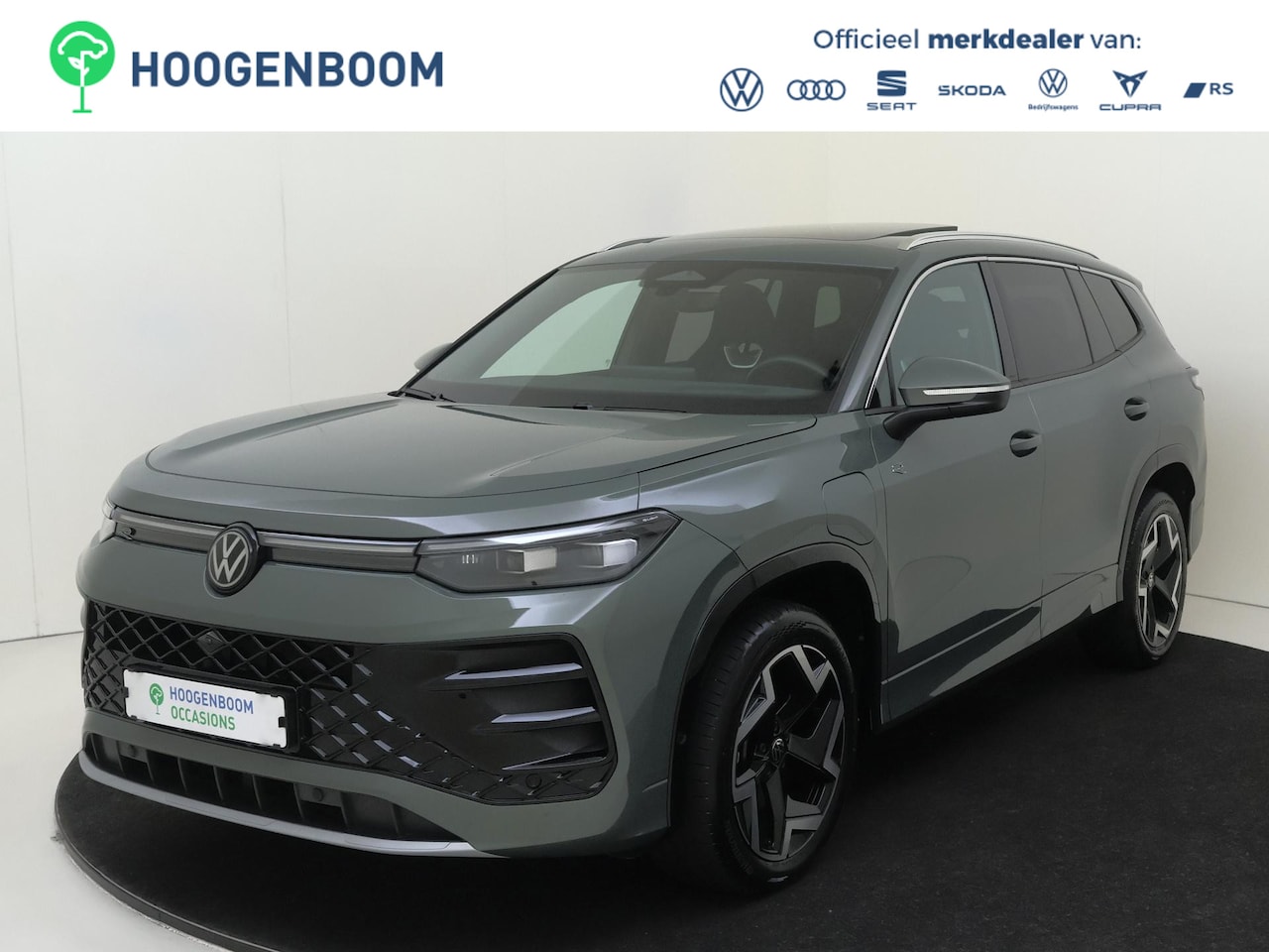 Volkswagen Tayron - 1.5 eHybrid R-Line Edition | SoH 97% | Panoramadak | Trekhaak | ErgoActive Stoelen | Head- - AutoWereld.nl