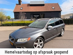 Volvo V70 - 2.0T R-Edition 200PK AUTOMAAT LEER NAVI XENON