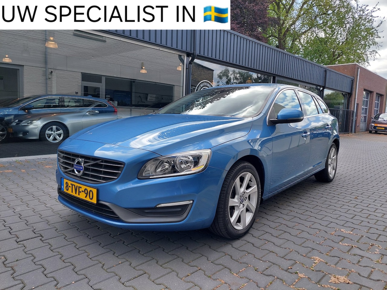 Volvo V60 - 1.6 T3 Momentum Dealer onderhouden Regensensor Telefoon Navi Clima Cruise Electrisch inkla - AutoWereld.nl