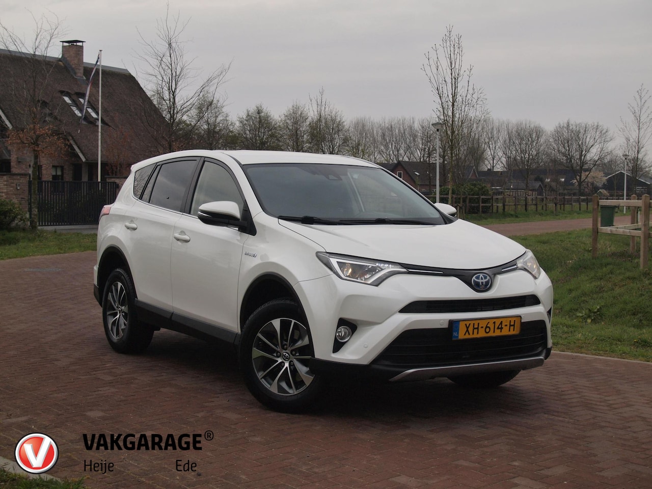 Toyota RAV4 - 2.5 Hybrid AWD 4x4 Dynamic | 1650kg Trekgewicht geremd | Automaat | Trekhaak | Camera | NL - AutoWereld.nl