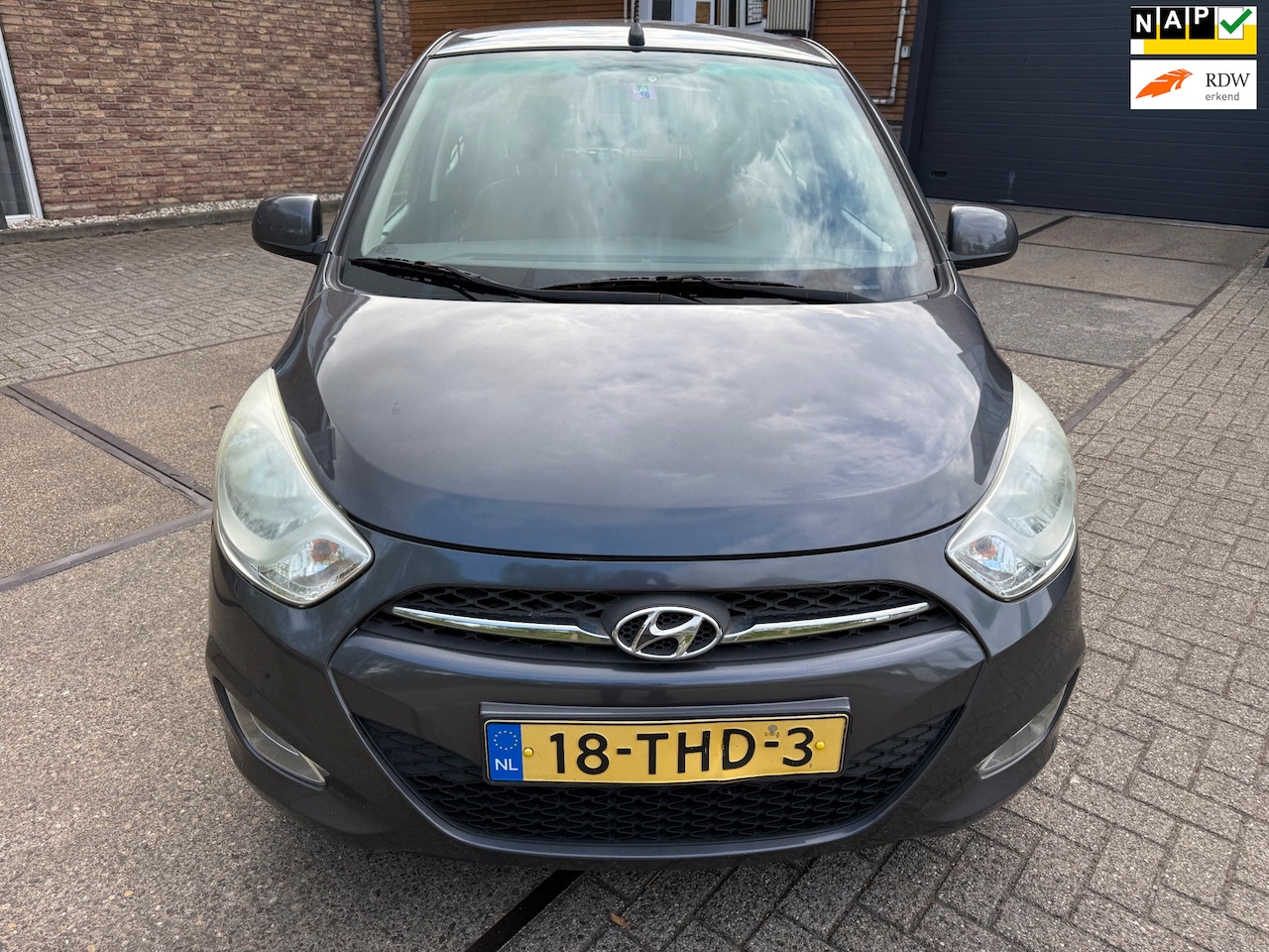 Hyundai i10 - 1.2 Plus 1.2 Plus (( airco/ nieuwe apk ))) - AutoWereld.nl
