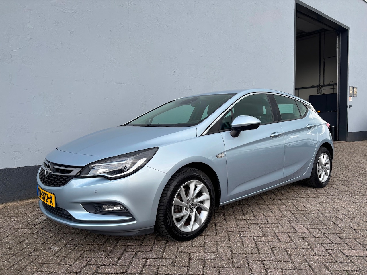 Opel Astra - 1.4 Innovation 5-Deurs - Navigatie - AutoWereld.nl