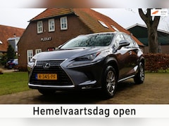 Lexus NX - 300h Aut. | Lederen Interieur | Rijbaanbegeleiding | Stoelverwarming | Xenon | Historie |