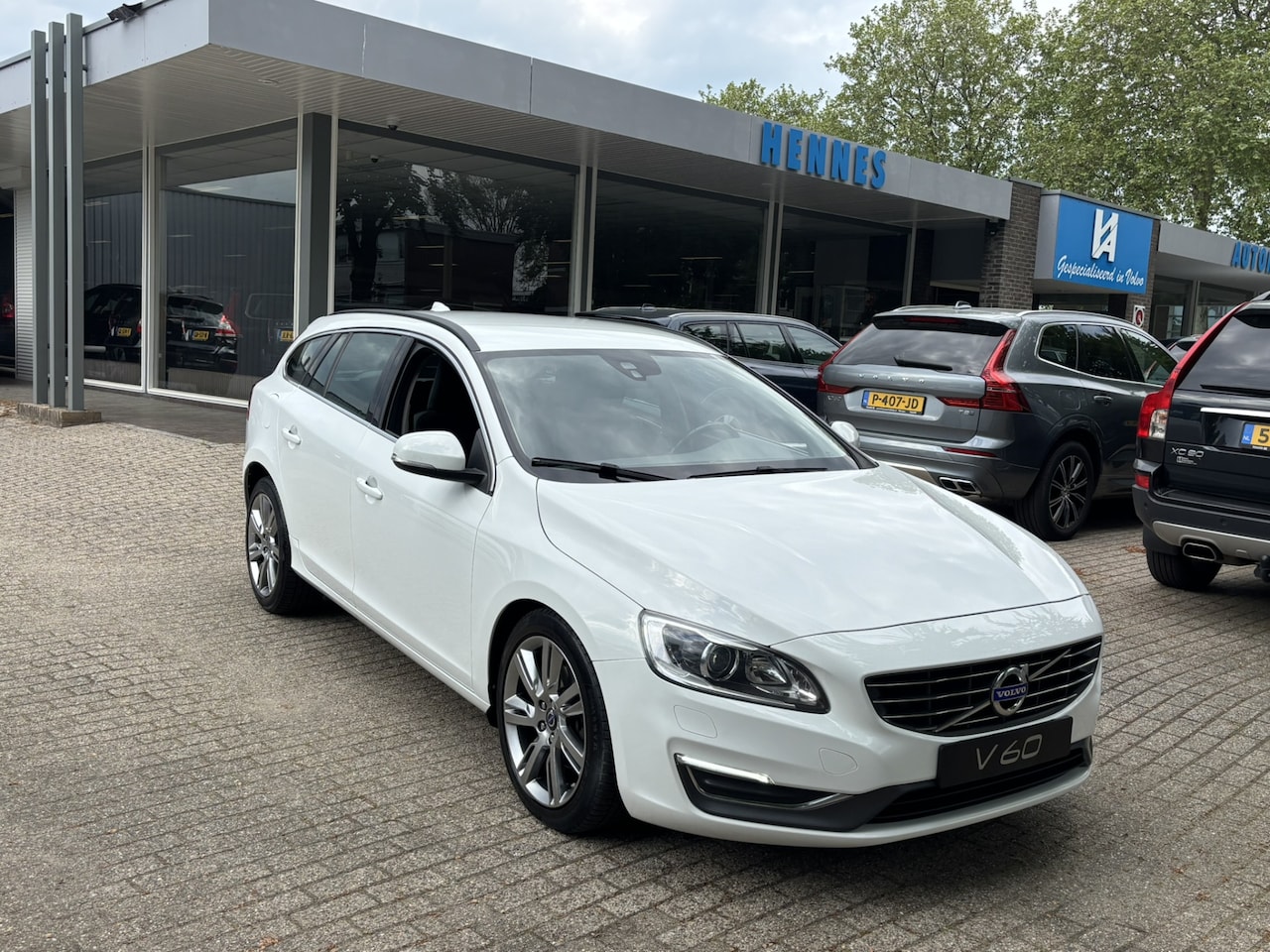 Volvo V60 - 2.0 T5 213pk 5 Cilinder! Xenon Standkachel - AutoWereld.nl