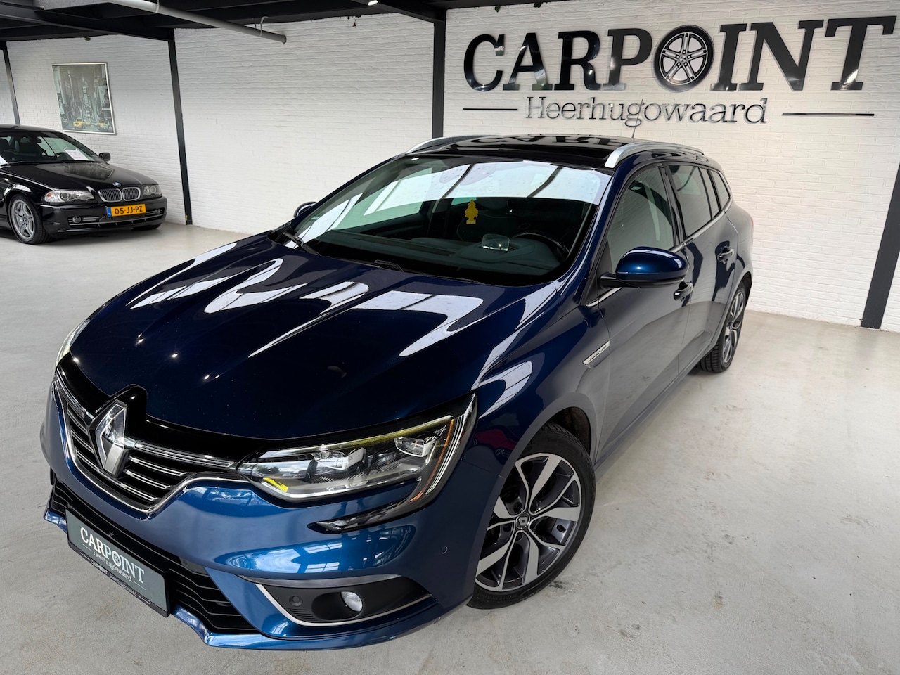 Renault Mégane Estate - 1.2 TCe Bose 2016 131PK Pano Camera Head Up Half Leer Keyless Pdc - AutoWereld.nl