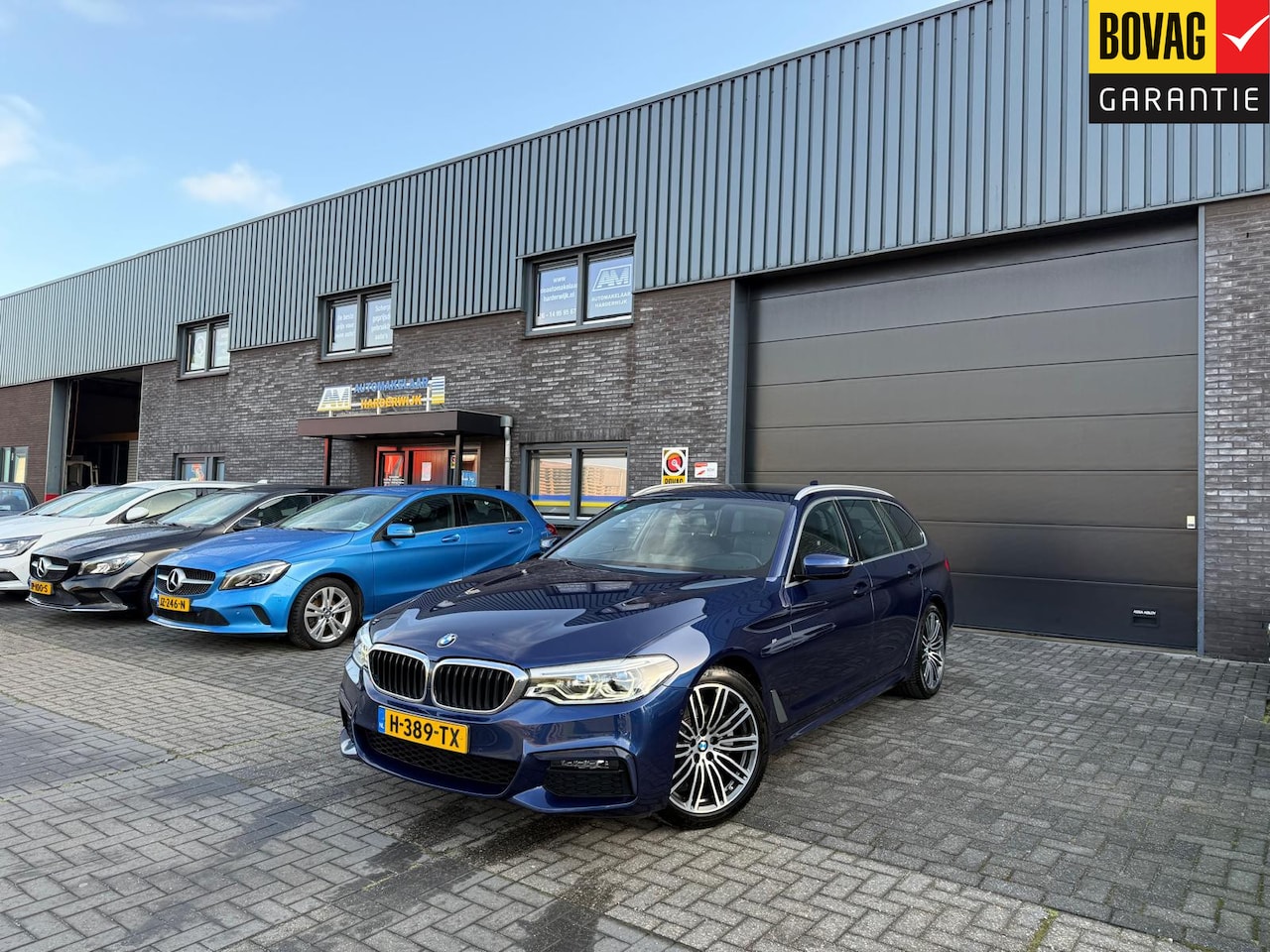 BMW 5-serie Touring - 520i High Executive Edition | 1E EIGENAAR | 12MND GARANTIE | LED | PANODAK | TREKHAAK | LE - AutoWereld.nl