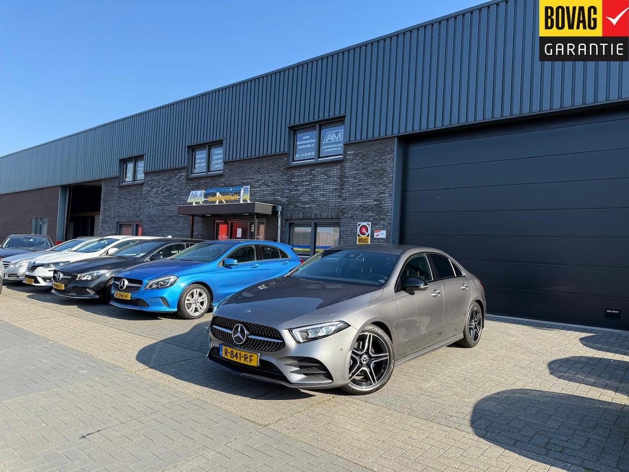 Mercedes-Benz A-klasse - 180 AMG Line | 1E EIGENAAR | 12MND GARANTIE | LED | CAMERA | SFEER | DAB | CARPLAY | CRUIS - AutoWereld.nl