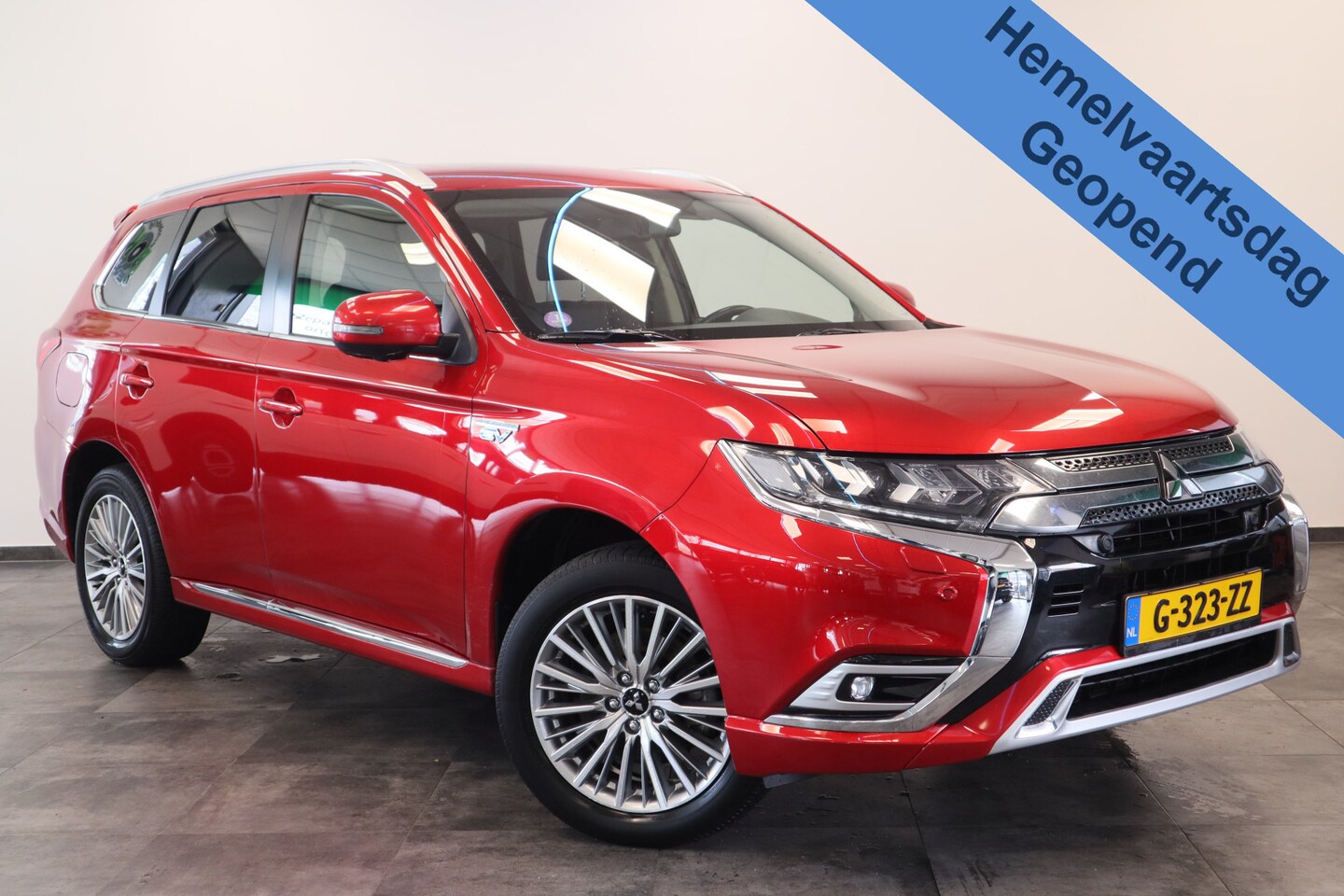 Mitsubishi Outlander - 2.4 PHEV Intense+ Trekhaak 360 Camera Kantel dak * Hemelvaartsdag geopend van 12:00 tot 17 - AutoWereld.nl