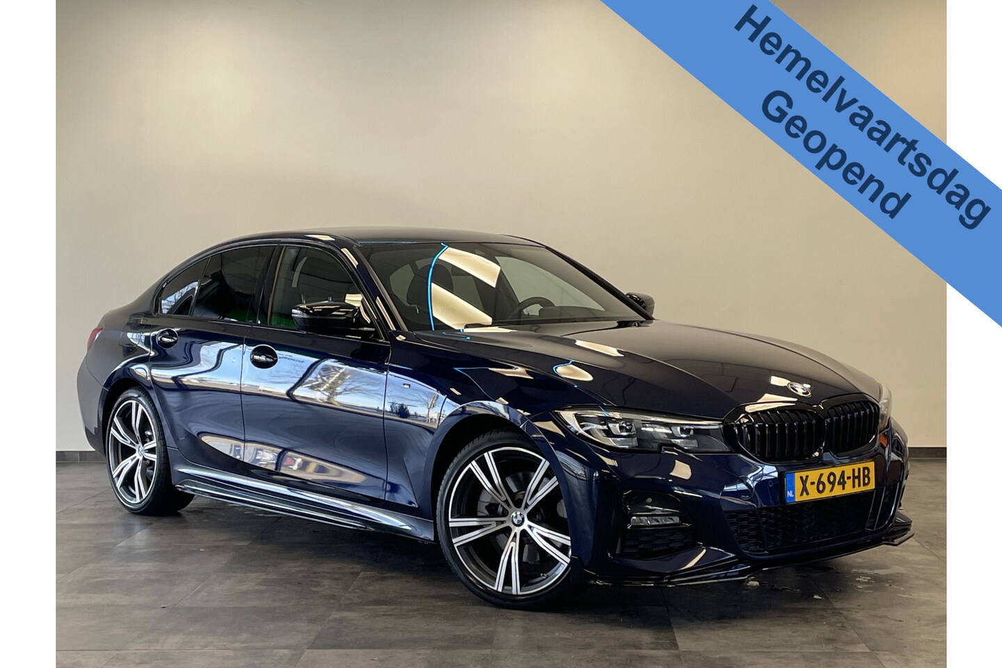 BMW 3-serie - 320e High Executive M-sport Full-led VCP Navigatie 19"LM * Hemelvaartsdag geopend van 12:0 - AutoWereld.nl