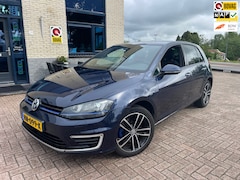 Volkswagen Golf - 1.4 TSI GTE- trekhaak-carplay-nav-camera
