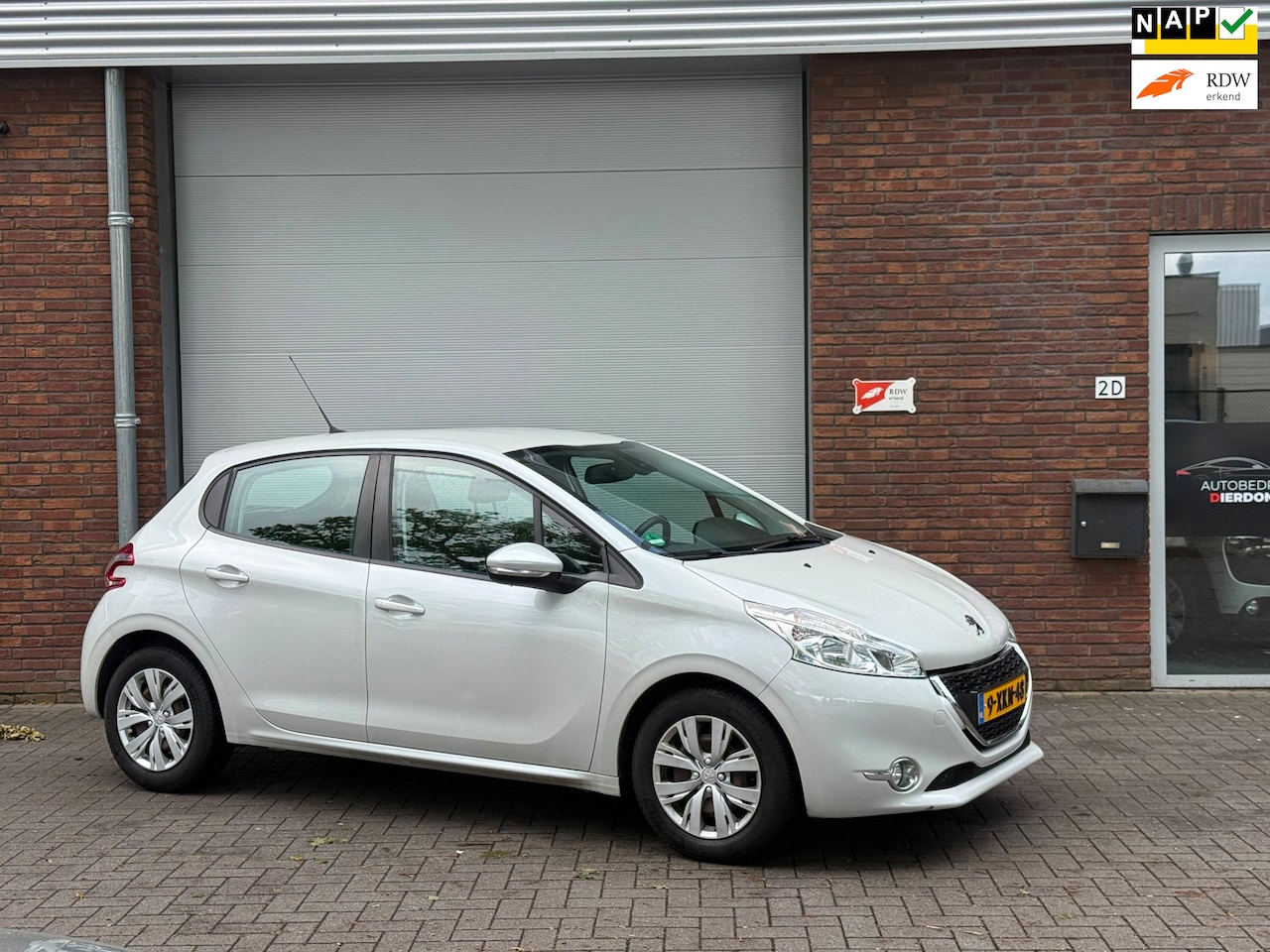 Peugeot 208 - 1.2 VTi Envy|AIRCO|NAVI|NIEUWE APK|CRUISE - AutoWereld.nl