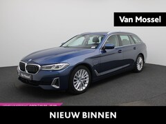 BMW 5-serie Touring - 520e 150kW | PANORAMADAK | ACHTERUITRIJCAMERA 360° | LEDER INTERIEUR | GROOT NAVIGATIE | C