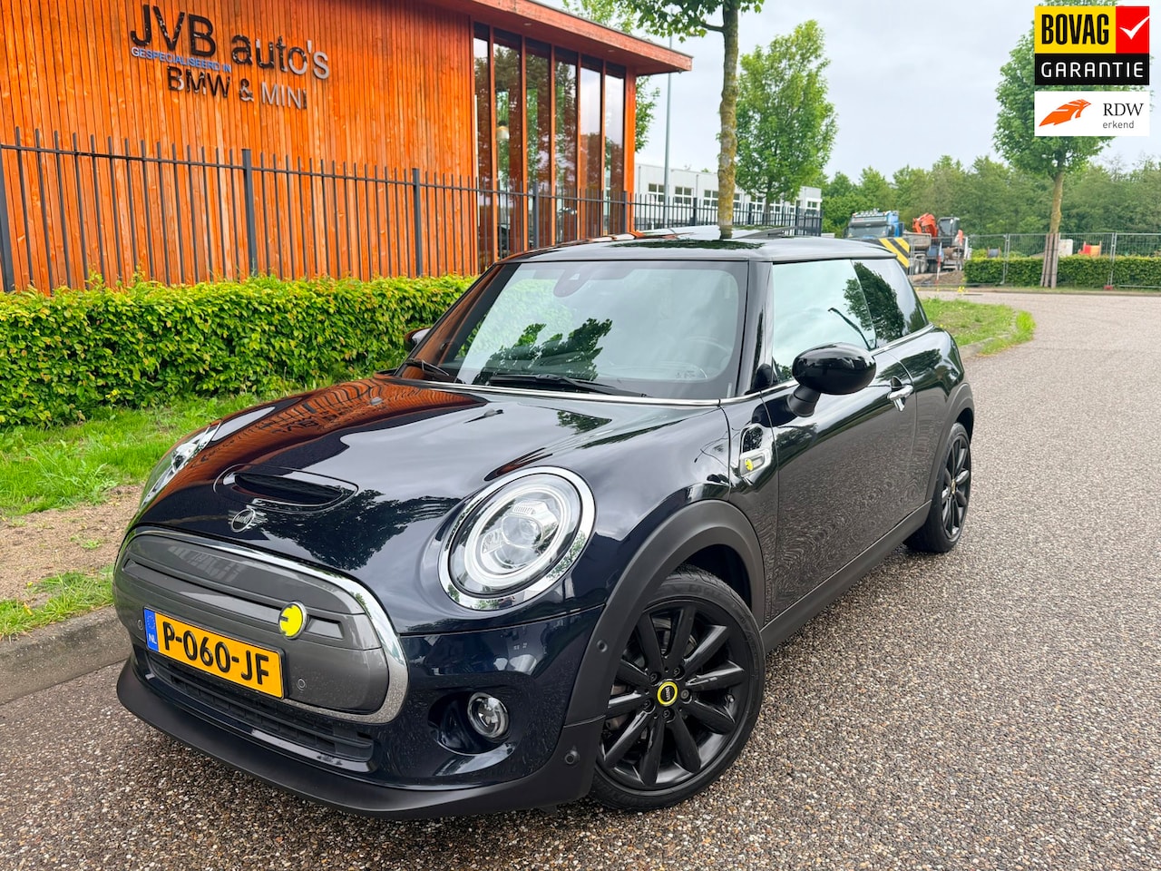 MINI Mini-Electric - Cooper SE, H&K, pano, HUD, Yours leder, camera - AutoWereld.nl
